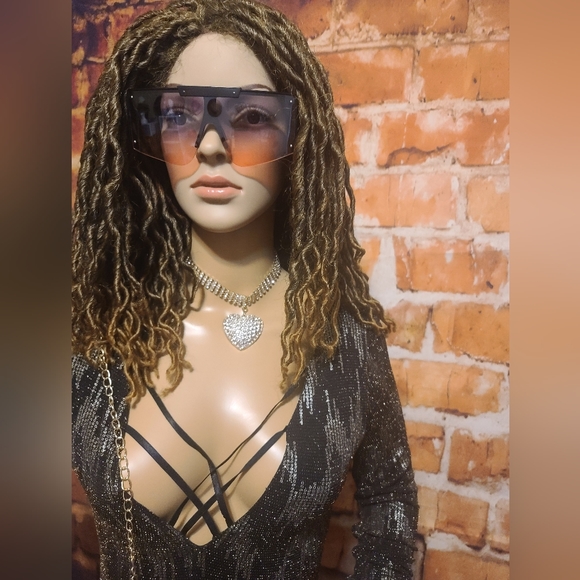 Out in the town outfit - Picture 4 of 4